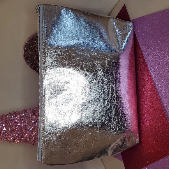 Juicy Couture 💖NWOT💖 Crackled Metallic Silver Large Cosmetic Bag!💖💖💖 - Picture 8 of 9